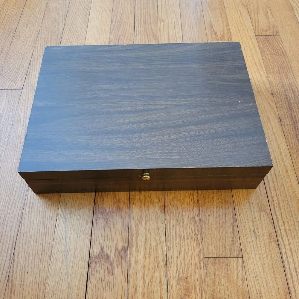 WM Rogers Stainless Steel 6 Place Setting‎ 26 Piece Wood Serving Box Flatware